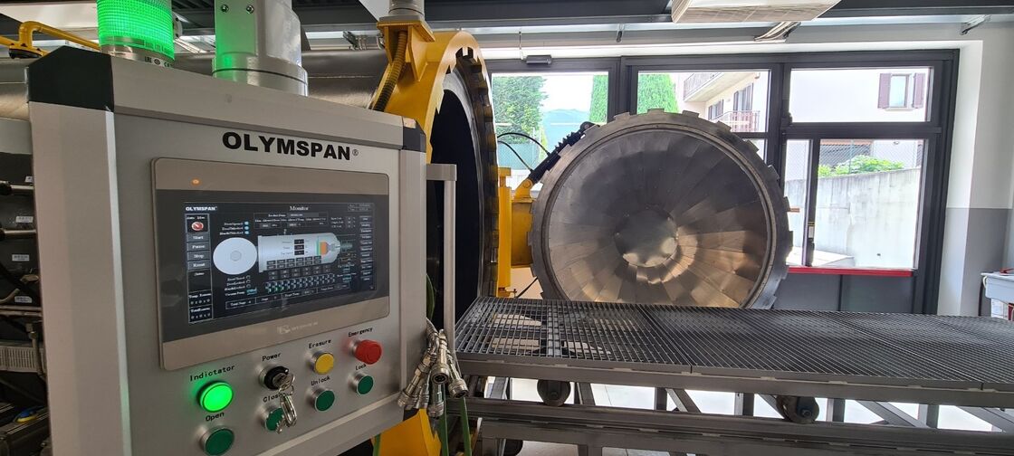 Autoclave composite pour l'aérospatiale avec contrôle de température précis et récipient haute pression pour durcissement constant